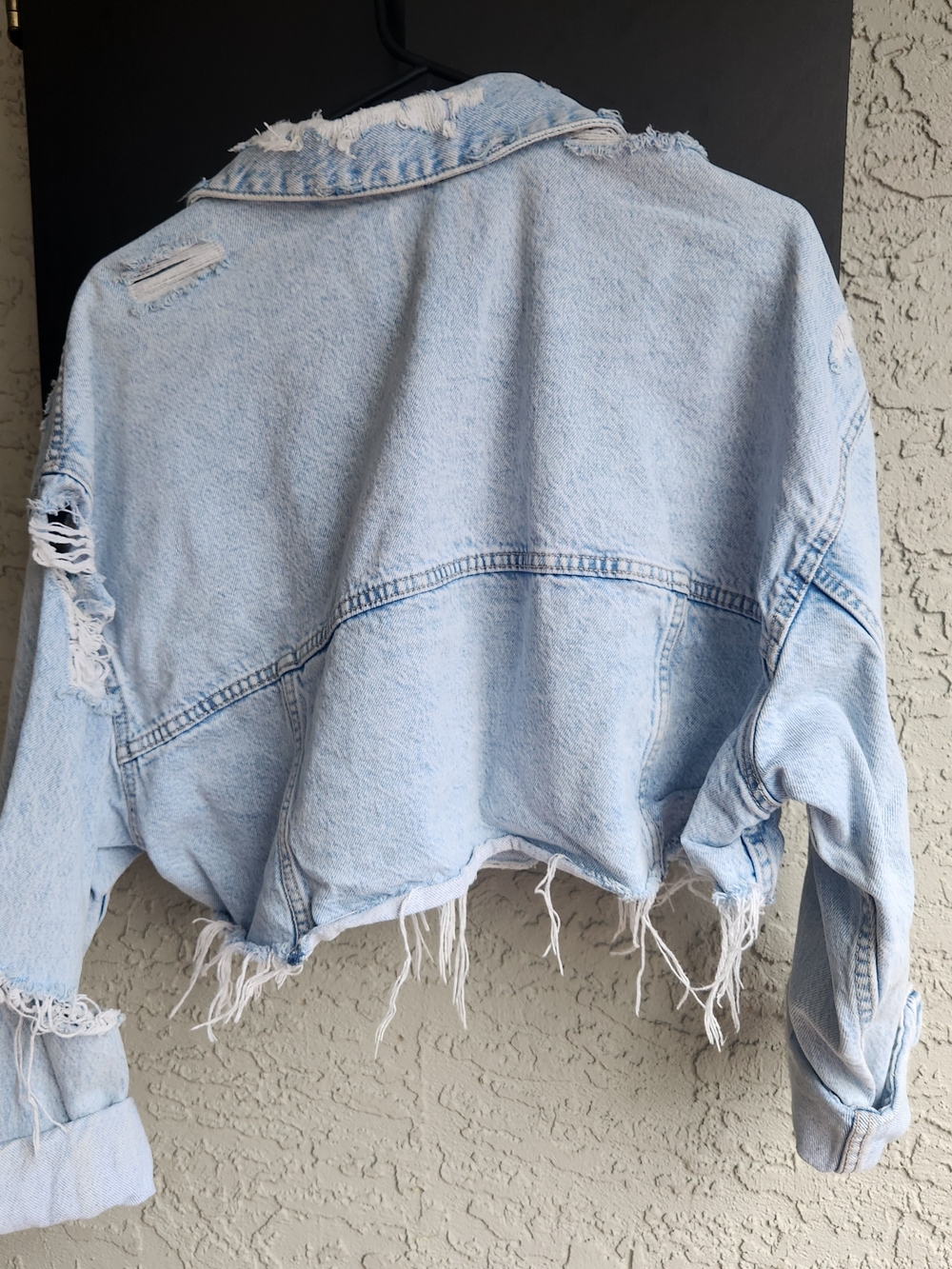 Women's Zara Washed Light Blue Distressed Cropped Denim Jacket Size Small Y2K - Picture 6 of 8